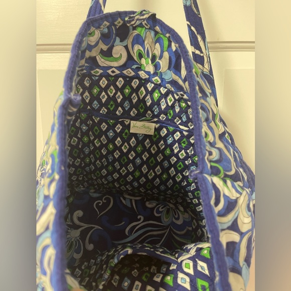 Excellent used condition large Vera Bradley tote with dark blue paisley print - Picture 7 of 8